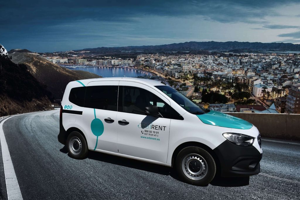 Alquiler de furgonetas en Murcia, alquiler de furgonetas en Lorca, alquiler de furgonetas en Puerto Lumbreras. Alquiler de Mercedes Sprinter