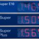 Panel con los precios de combustible de una gasolinera.